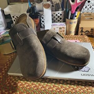 Elegant Brown Suede Clogs For Women